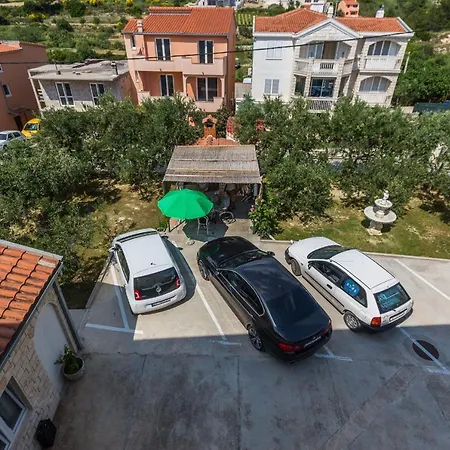 Kaline Apartament *